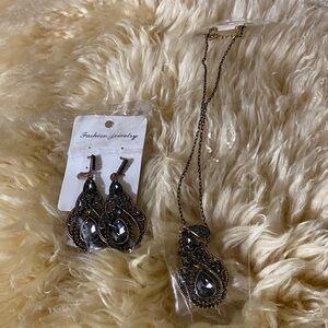 Elegant Black and Silver Jewelry Set